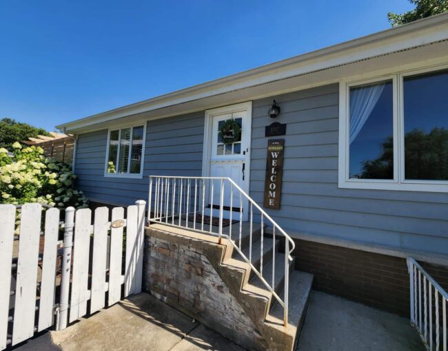 small house exterior accents
