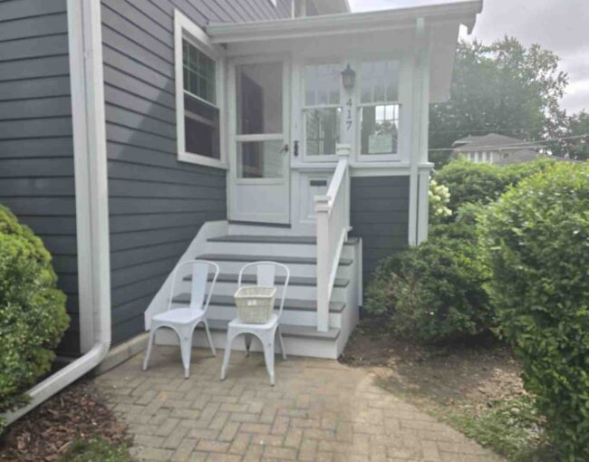 home exterior with glossy front door and trim